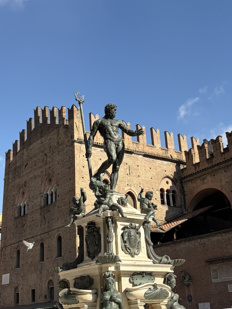 Fontana del Nettuno in front of Palazzo Re Enzo, Bologna